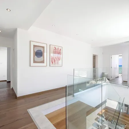 فيلة Eros Cyprus